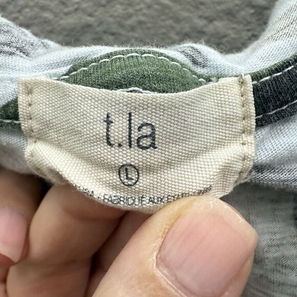 Anthropologie TLA CamoT-Shirt Size Large Green V-Neck Soft - Picture 2 of 4